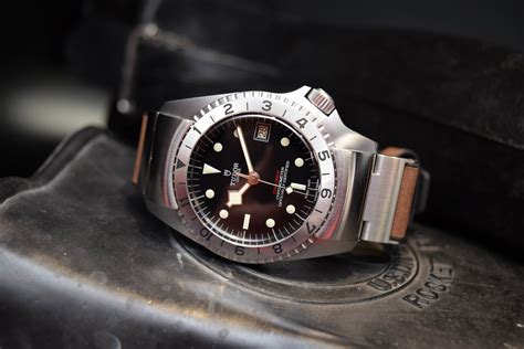 r1 tudor|tudor p01 black bay.